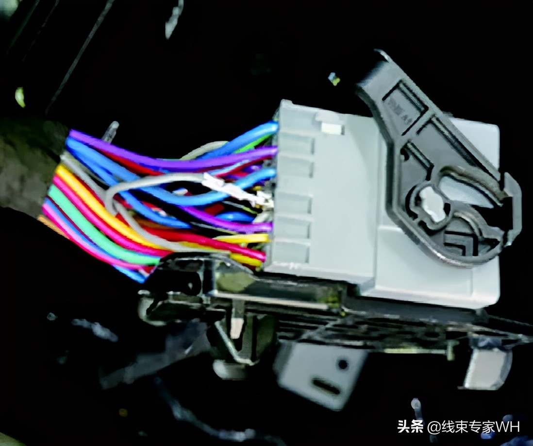 汽车线束连接器端子退针技术